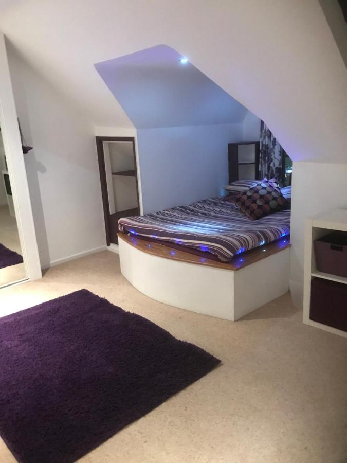 Top Floor In Beautiful Home Weymouth Eksteriør billede